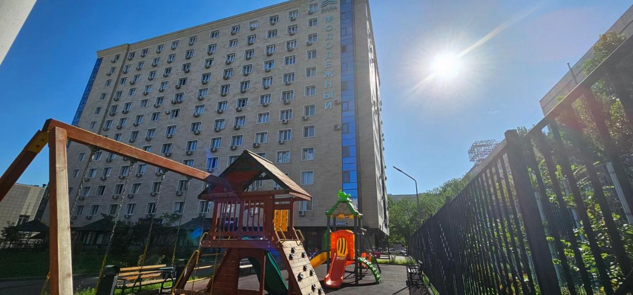 One Bedroom Apartment Next To Arbat In The Heart Of Almaty Luaran gambar